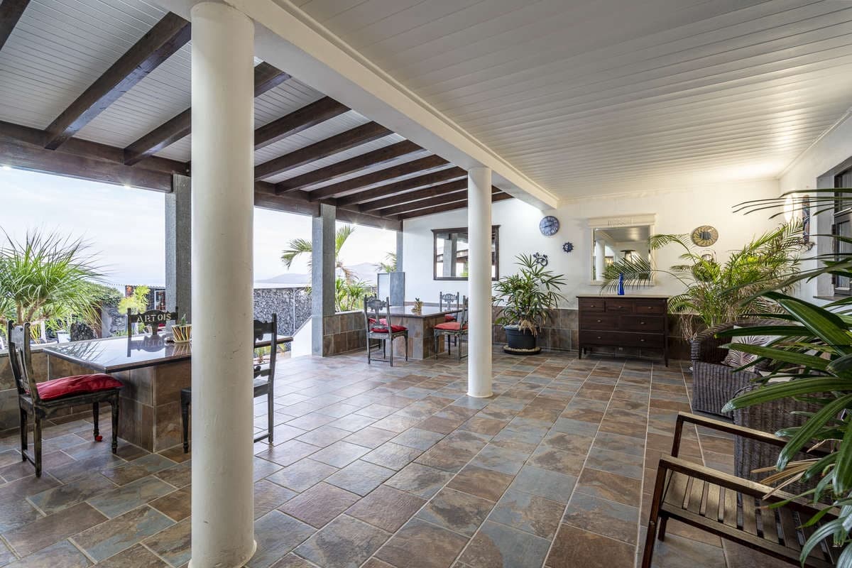 12 bedroom Villa for sale in Macher with pool - € 1,800,000 (Ref: 9554424)