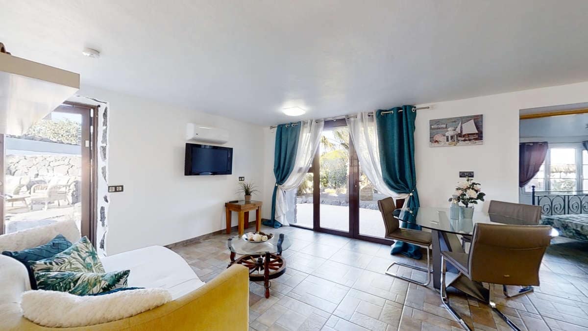 12 bedroom Villa for sale in Macher with pool - € 1,800,000 (Ref: 9554424)