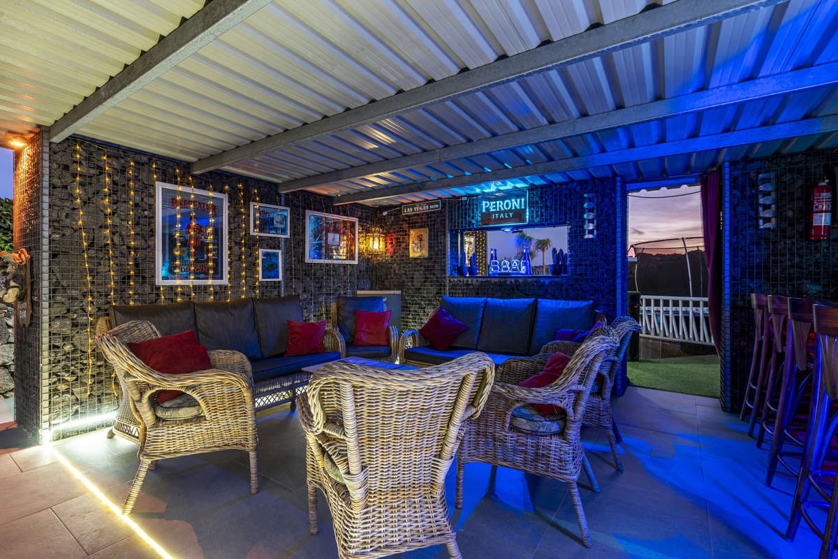 12 bedroom Villa for sale in Macher with pool - € 1,800,000 (Ref: 9554424)