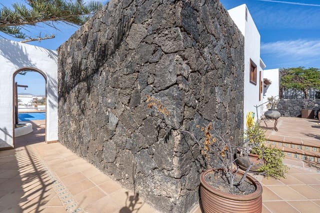 7 chambre Finca/Maison de Campagne à vendre à Playa del Cable, Arrecife avec piscine garage - 1 100 000 € (Ref: 9629511)