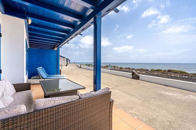 Apartamento de 3 habitaciones en Punta Mujeres, Haría en venta - 450.000 € (Ref: 9638954)