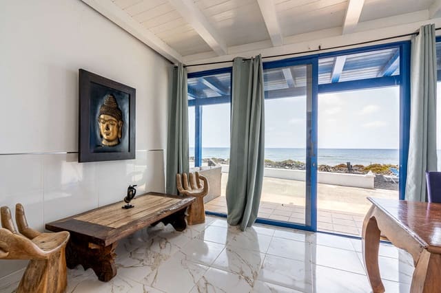 Apartamento de 3 habitaciones en Punta Mujeres, Haría en venta - 450.000 € (Ref: 9638954)