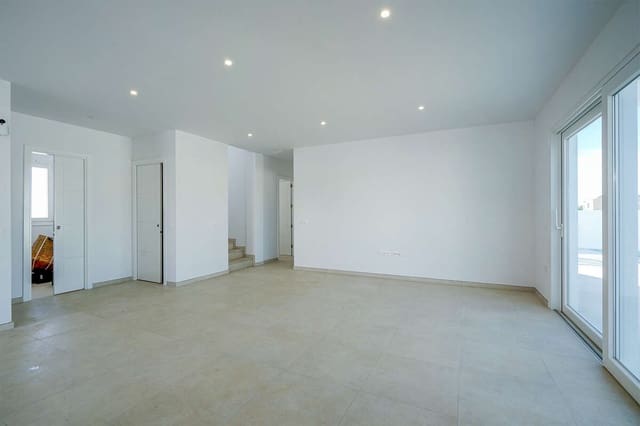 4 slaapkamer Villa te koop in Tahiche, Teguise met zwembad garage - € 730.000 (Ref: 9665732)