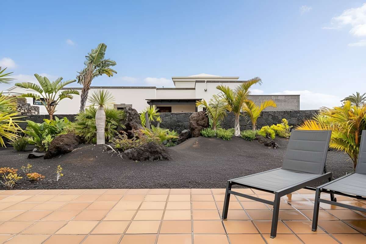 2 slaapkamer Villa te koop in Playa Blanca met zwembad - € 520.000 (Ref: 9669781)