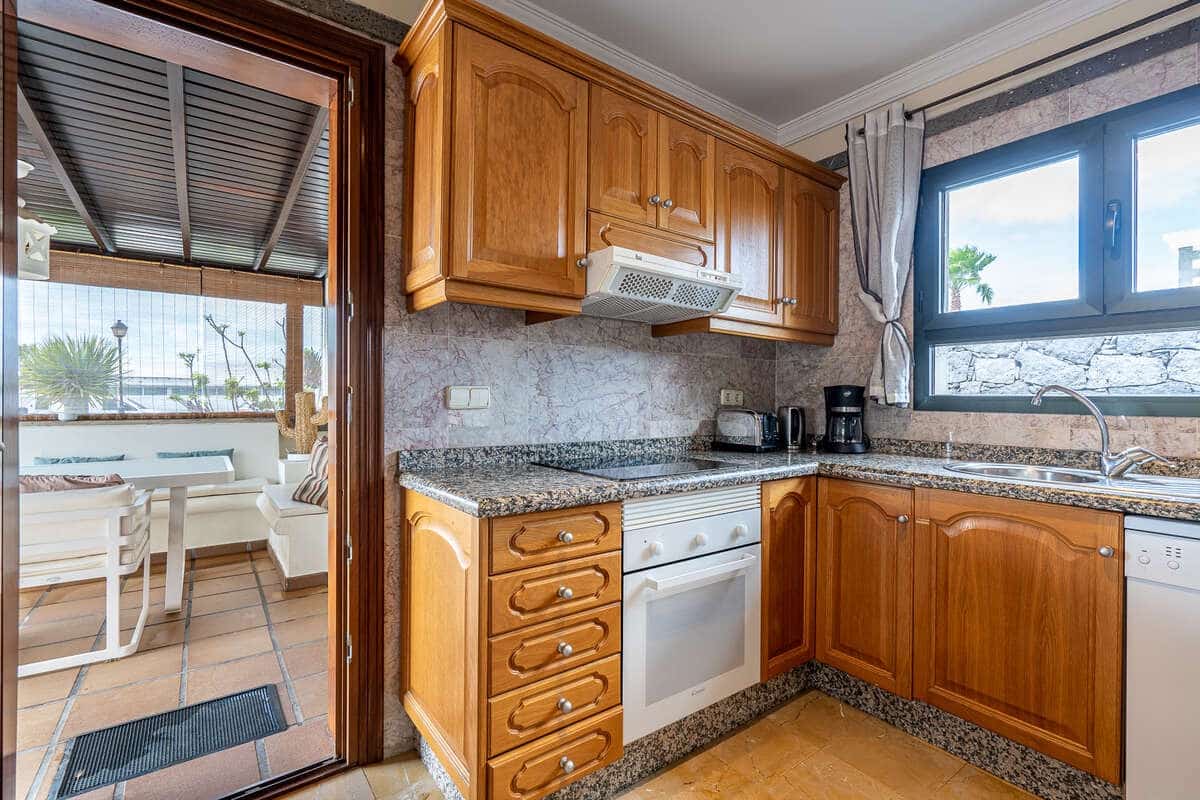 2 slaapkamer Villa te koop in Playa Blanca met zwembad - € 520.000 (Ref: 9669781)