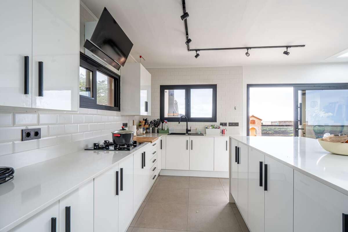 6 Zimmer Villa zu verkaufen in Tias mit Pool Garage - 1.300.000 € (Ref: 9719370)