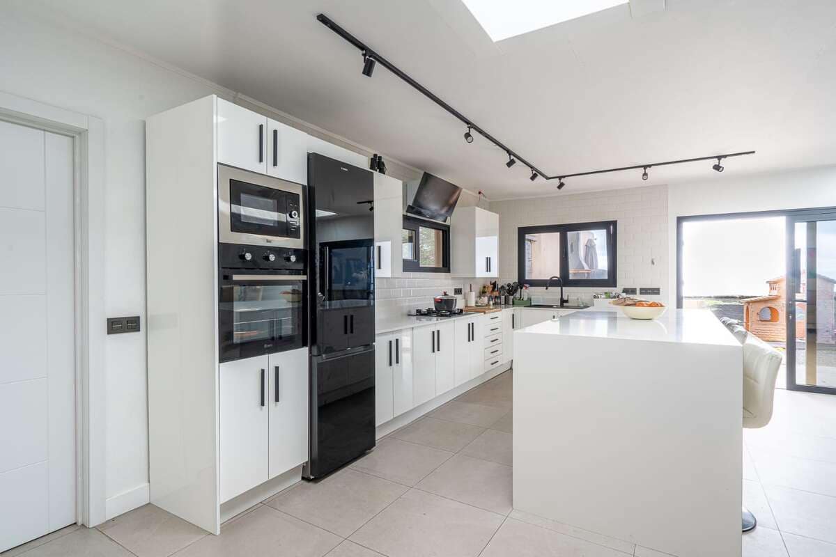 6 Zimmer Villa zu verkaufen in Tias mit Pool Garage - 1.300.000 € (Ref: 9719370)