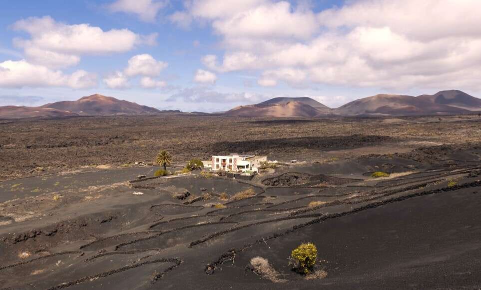 3 bedroom Villa for sale in Yaiza - € 1,500,000 (Ref: 9719371)