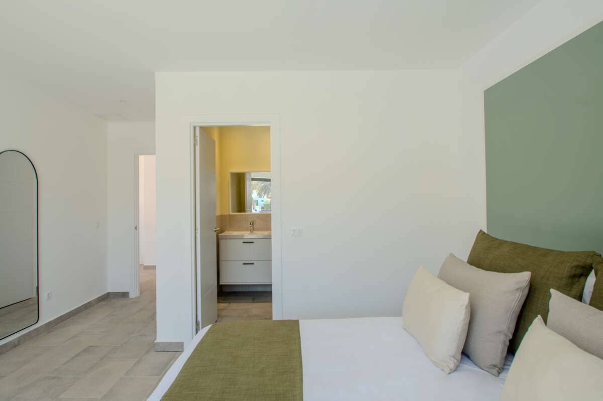 3 bedroom Villa for sale in Yaiza - € 1,400,000 (Ref: 9719373)