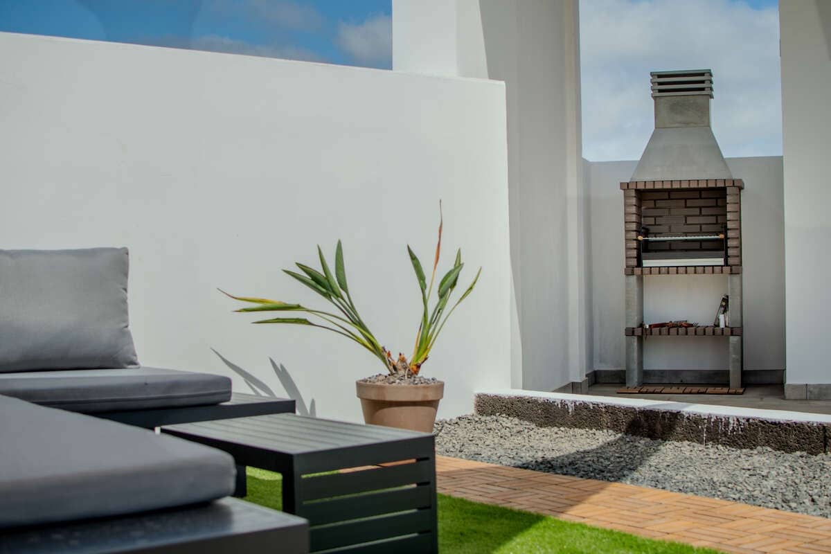 3 bedroom Villa for sale in Yaiza - € 1,400,000 (Ref: 9719373)