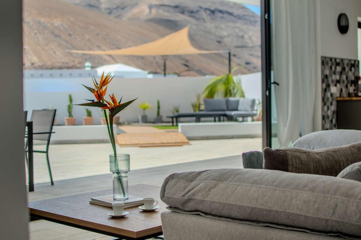 3 bedroom Villa for sale in Yaiza - € 1,400,000 (Ref: 9719373)