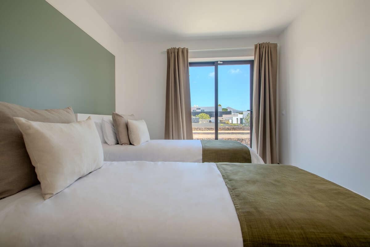 3 bedroom Villa for sale in Yaiza - € 1,400,000 (Ref: 9719373)