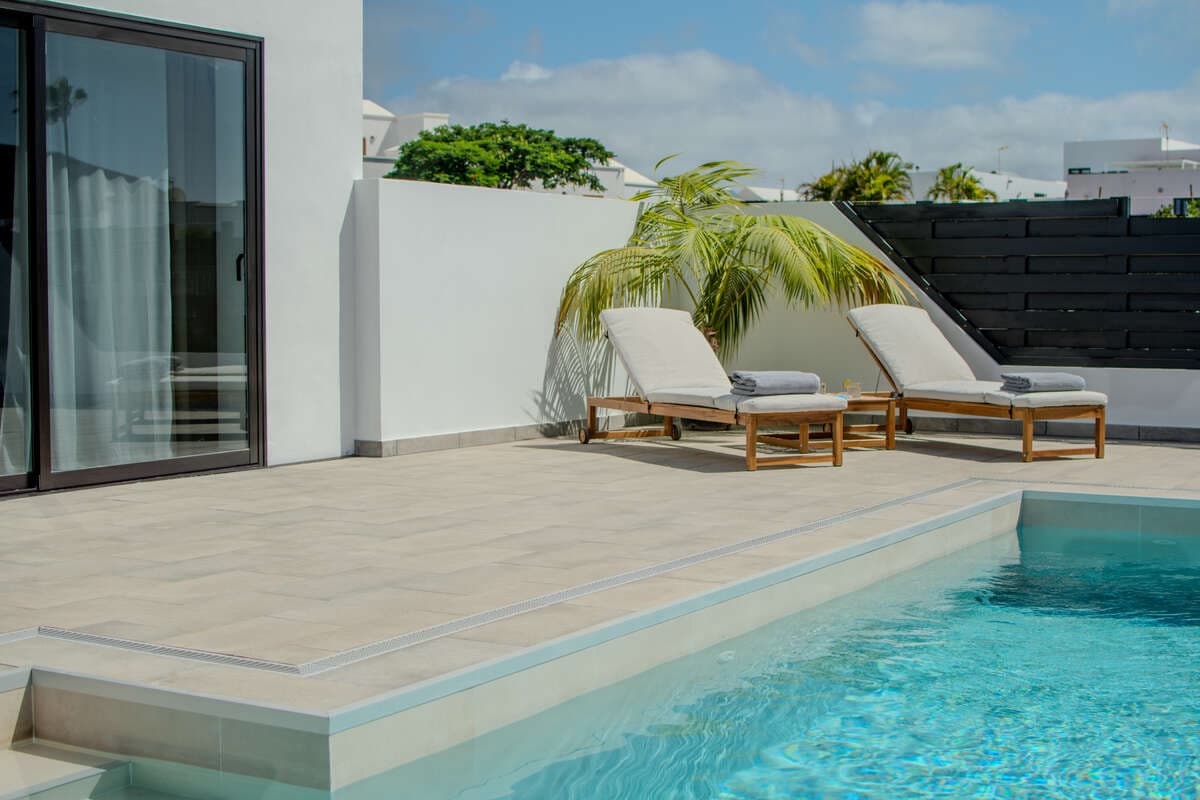 3 bedroom Villa for sale in Yaiza - € 1,400,000 (Ref: 9719373)