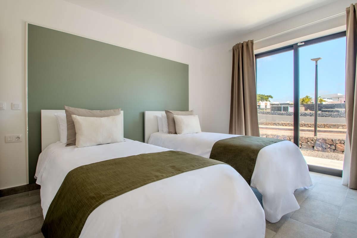 3 bedroom Villa for sale in Yaiza - € 1,400,000 (Ref: 9719373)