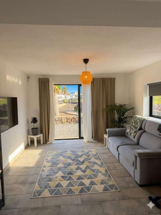 3 bedroom Villa for sale in Yaiza - € 1,275,000 (Ref: 9719373)
