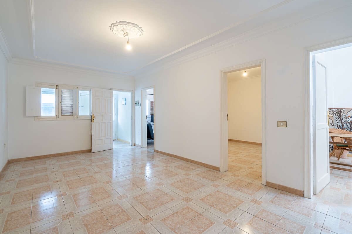 4 bedroom Finca/Country House for sale in Arrecife with garage - € 290,000 (Ref: 9747512)