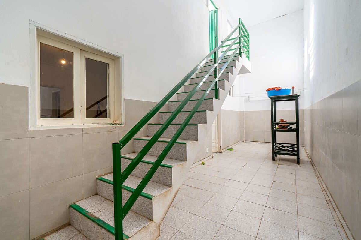 4 bedroom Finca/Country House for sale in Arrecife with garage - € 290,000 (Ref: 9747512)