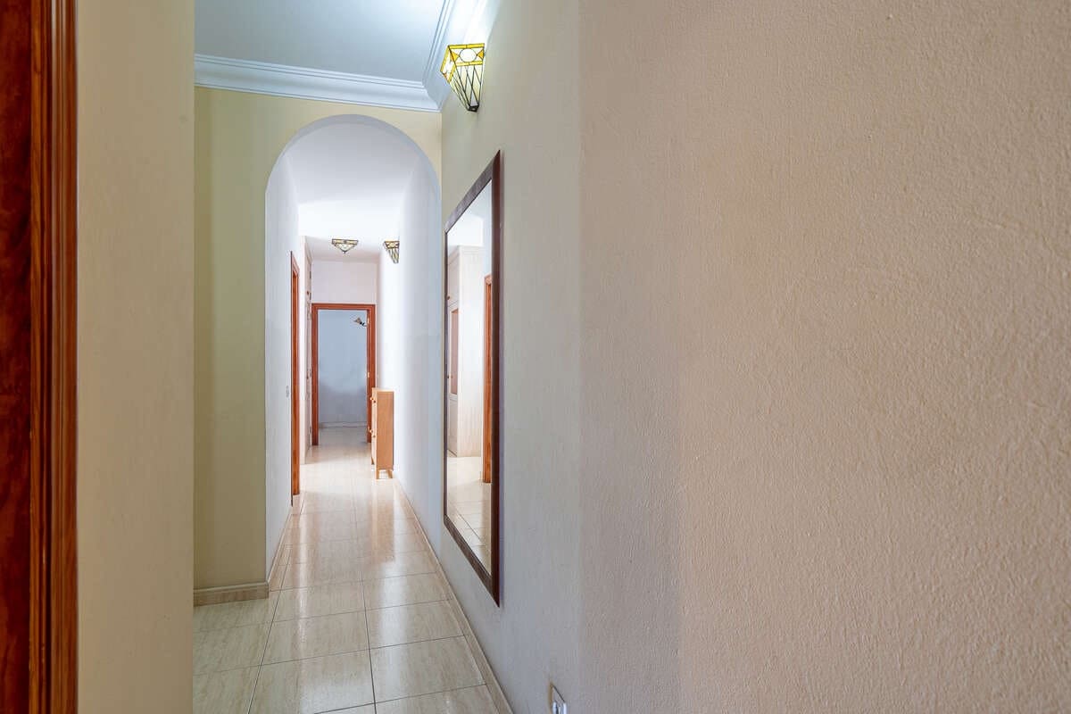 2 bedroom Flat for sale in Arrecife with garage - € 189,000 (Ref: 9770204)