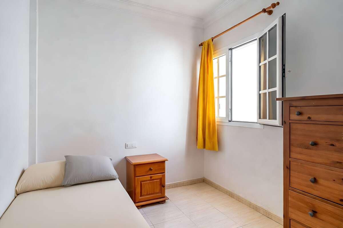 2 bedroom Flat for sale in Arrecife with garage - € 189,000 (Ref: 9770204)