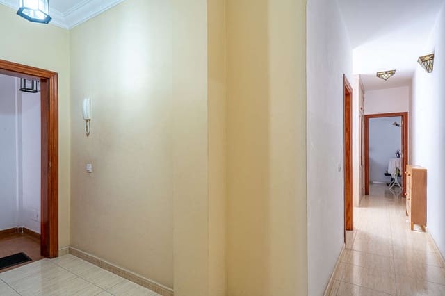 2 soverom Leilighet til salgs i Arrecife med garasje - € 189 000 (Ref: 9770204)