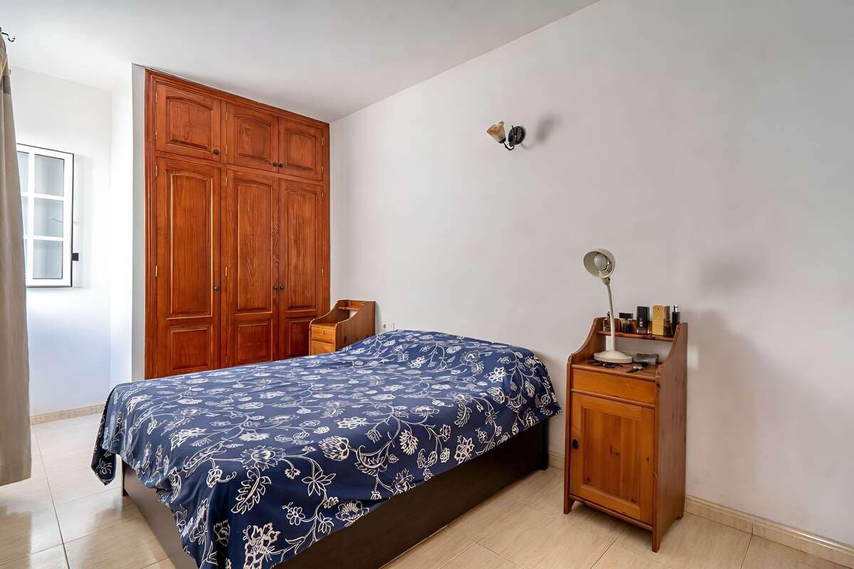 2 bedroom Flat for sale in Arrecife with garage - € 189,000 (Ref: 9770204)