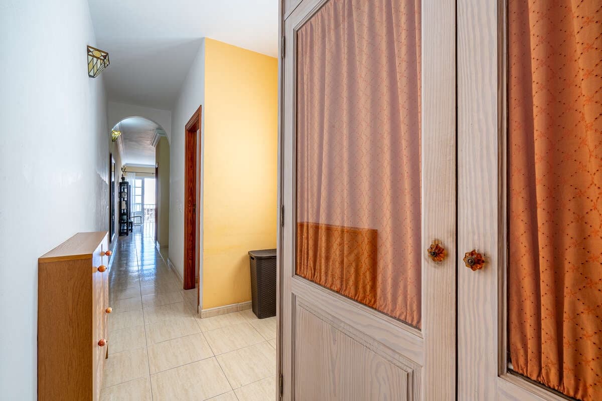 2 bedroom Flat for sale in Arrecife with garage - € 189,000 (Ref: 9770204)