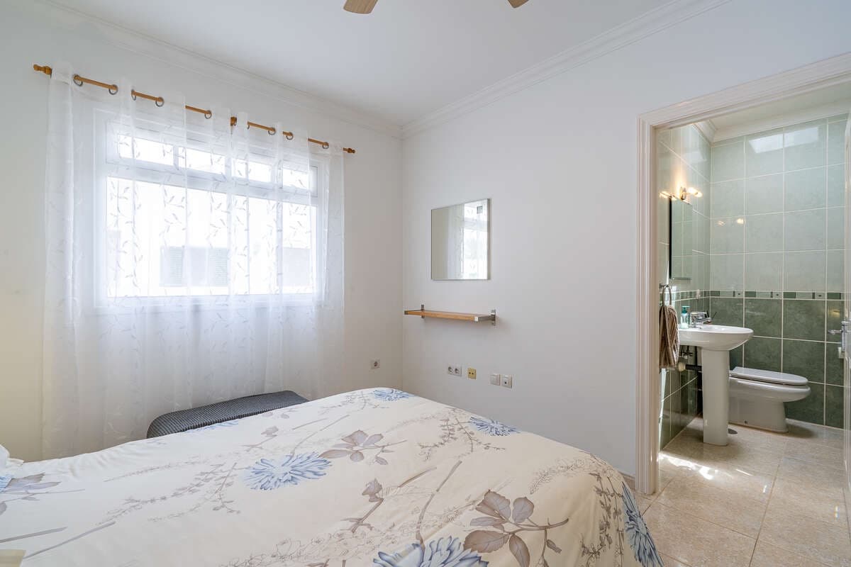 4 makuuhuone Huvila myytävänä paikassa Yaiza mukana uima-altaan 
autotalli - 550 000 € (Ref: 9793862)