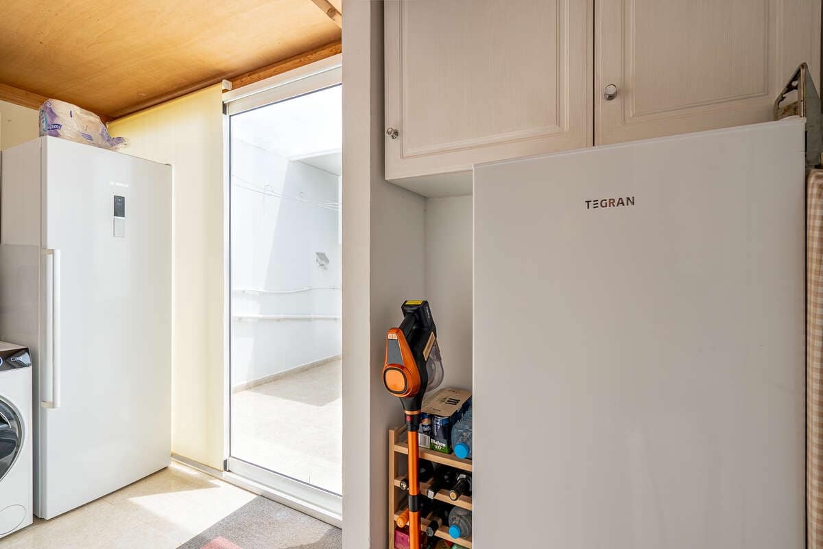 4 makuuhuone Huvila myytävänä paikassa Yaiza mukana uima-altaan 
autotalli - 550 000 € (Ref: 9793862)