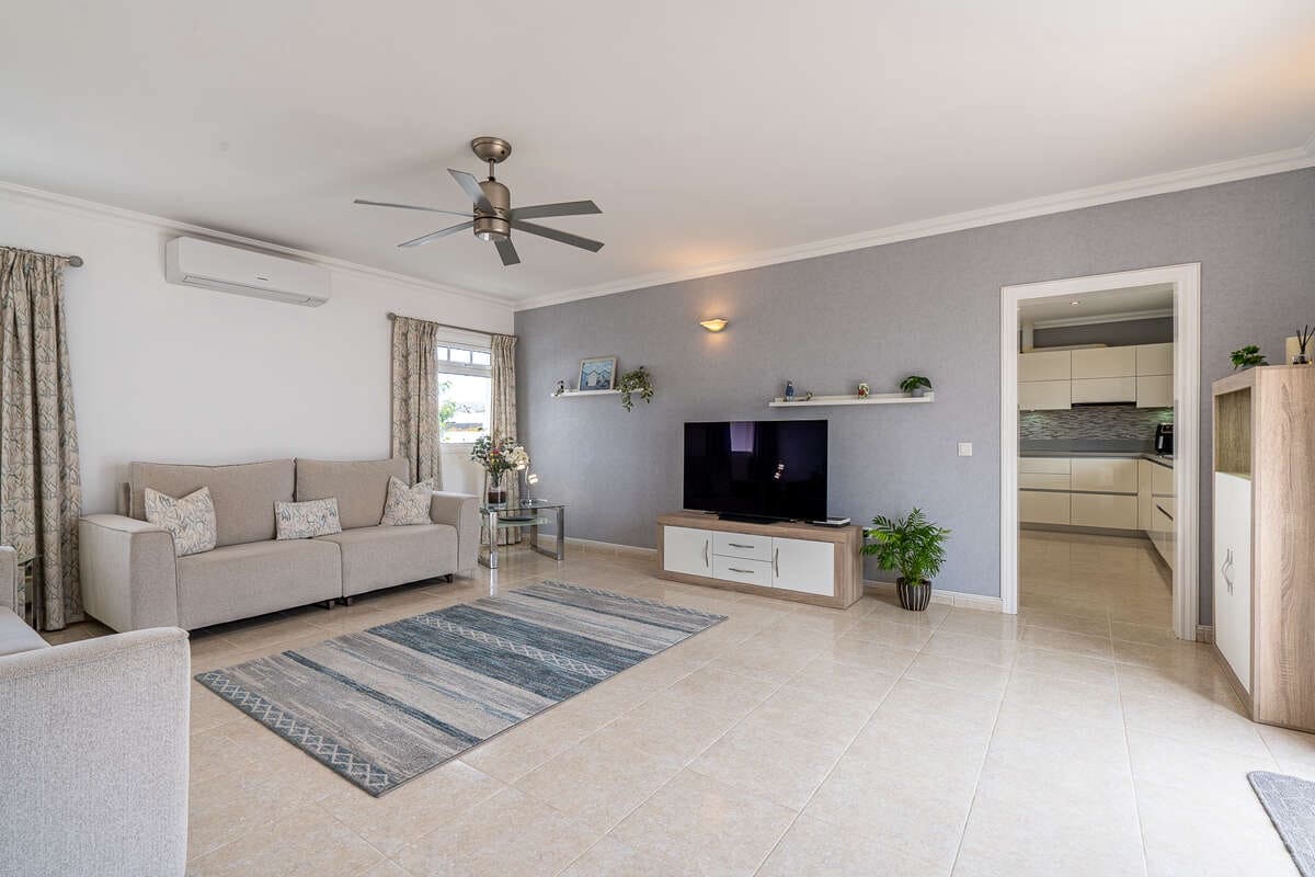 4 makuuhuone Huvila myytävänä paikassa Yaiza mukana uima-altaan 
autotalli - 550 000 € (Ref: 9793862)