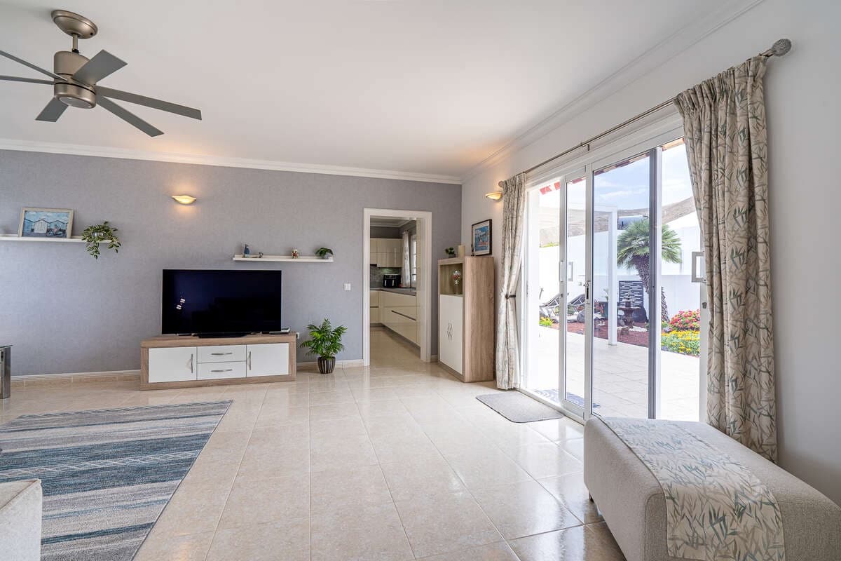 4 makuuhuone Huvila myytävänä paikassa Yaiza mukana uima-altaan 
autotalli - 550 000 € (Ref: 9793862)