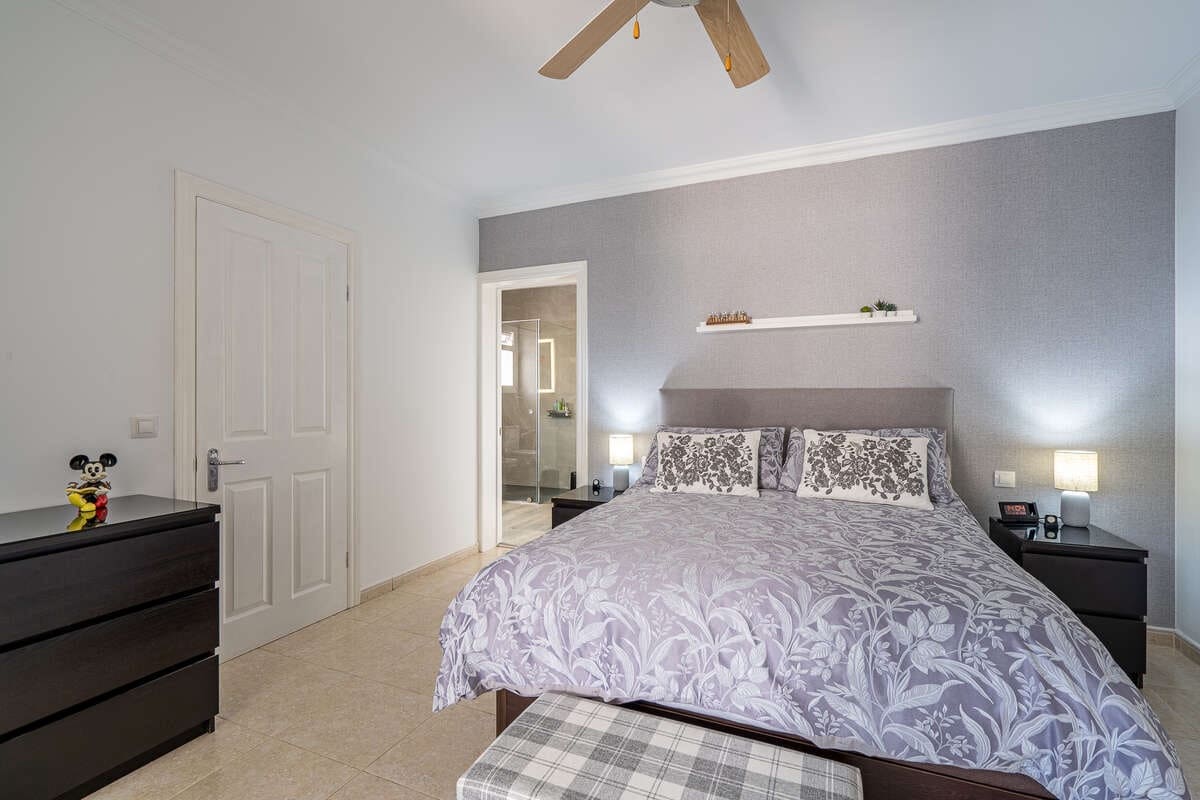 4 makuuhuone Huvila myytävänä paikassa Yaiza mukana uima-altaan 
autotalli - 550 000 € (Ref: 9793862)