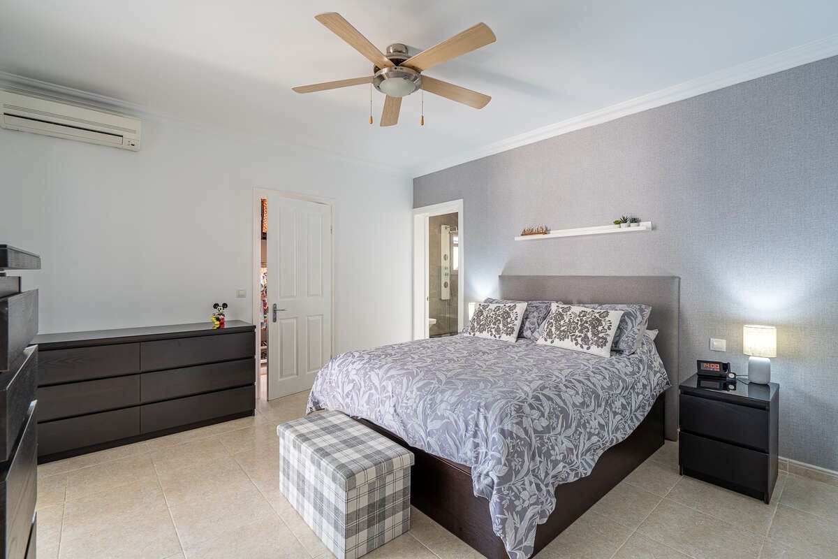 4 makuuhuone Huvila myytävänä paikassa Yaiza mukana uima-altaan 
autotalli - 550 000 € (Ref: 9793862)