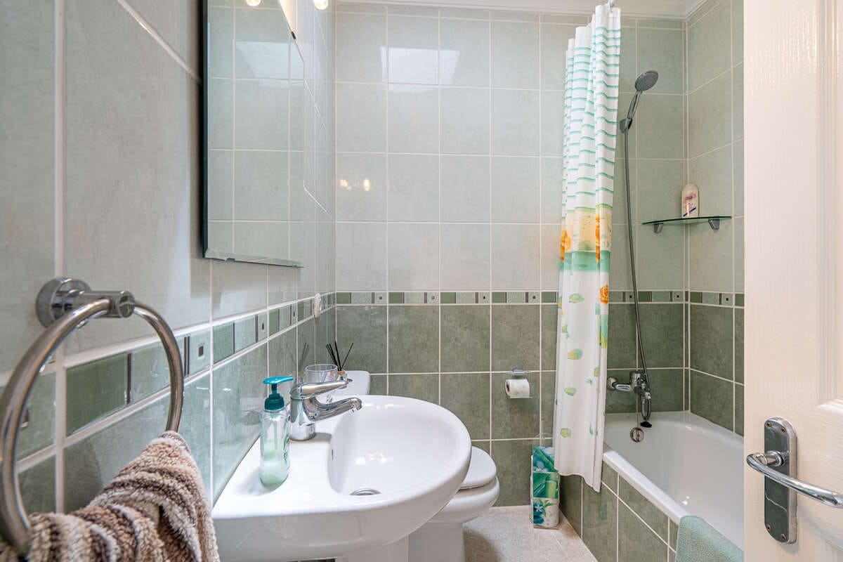 4 makuuhuone Huvila myytävänä paikassa Yaiza mukana uima-altaan 
autotalli - 550 000 € (Ref: 9793862)