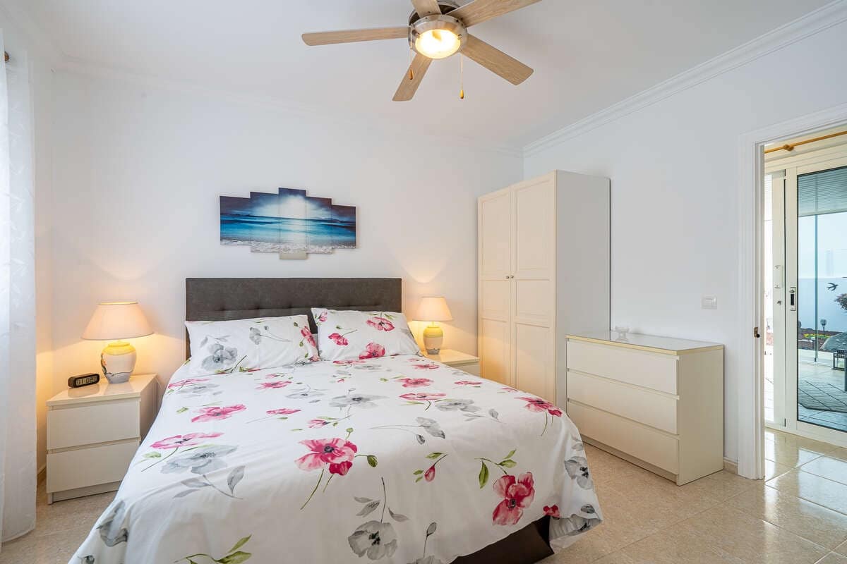 4 makuuhuone Huvila myytävänä paikassa Yaiza mukana uima-altaan 
autotalli - 550 000 € (Ref: 9793862)