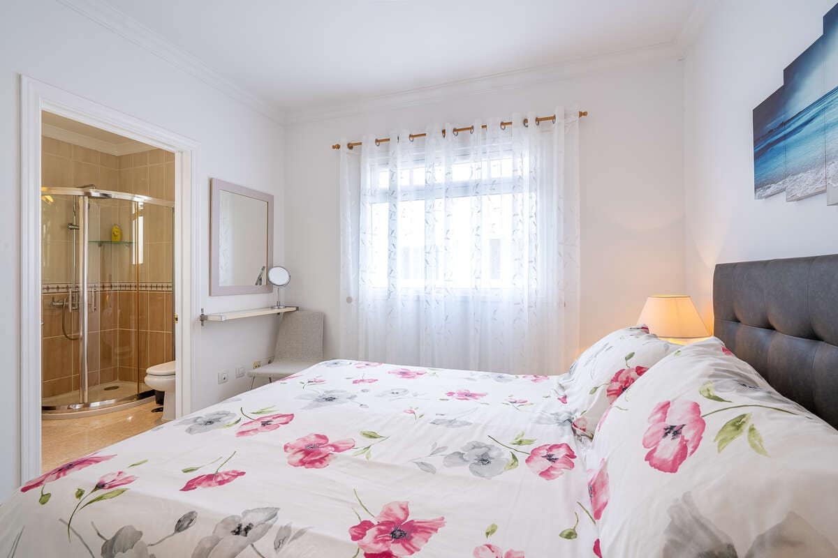 4 makuuhuone Huvila myytävänä paikassa Yaiza mukana uima-altaan 
autotalli - 550 000 € (Ref: 9793862)