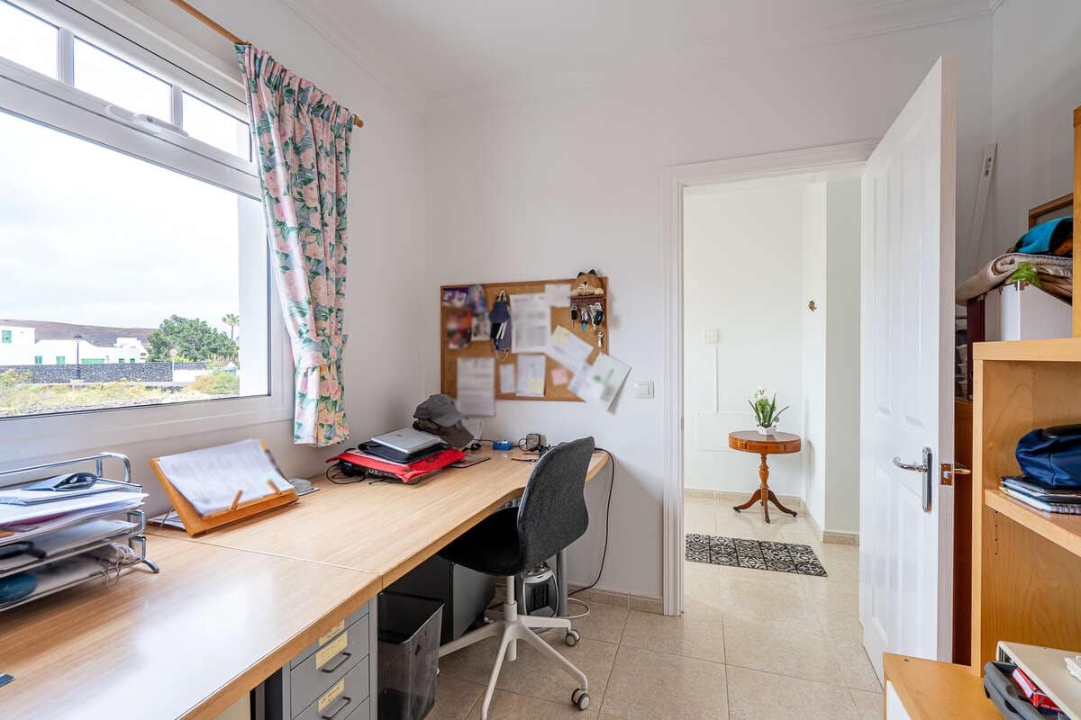 4 makuuhuone Huvila myytävänä paikassa Yaiza mukana uima-altaan 
autotalli - 550 000 € (Ref: 9793862)