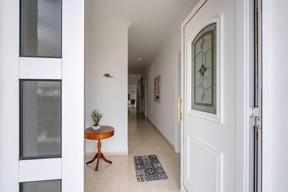 4 makuuhuone Huvila myytävänä paikassa Yaiza mukana uima-altaan 
autotalli - 550 000 € (Ref: 9793862)