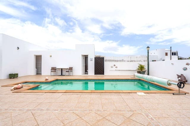 4 makuuhuone Huvila myytävänä paikassa Yaiza mukana uima-altaan 
autotalli - 550 000 € (Ref: 9793862)