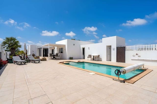 4 chambre Villa/Maison à vendre à Yaiza avec piscine garage - 550 000 € (Ref: 9793862)