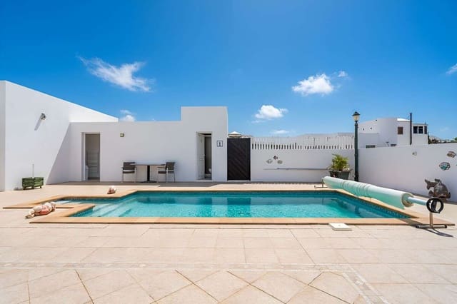 4 chambre Villa/Maison à vendre à Yaiza avec piscine garage - 550 000 € (Ref: 9793862)