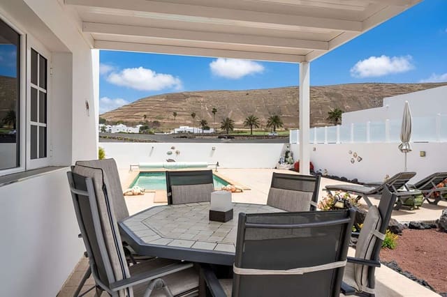 4 chambre Villa/Maison à vendre à Yaiza avec piscine garage - 550 000 € (Ref: 9793862)