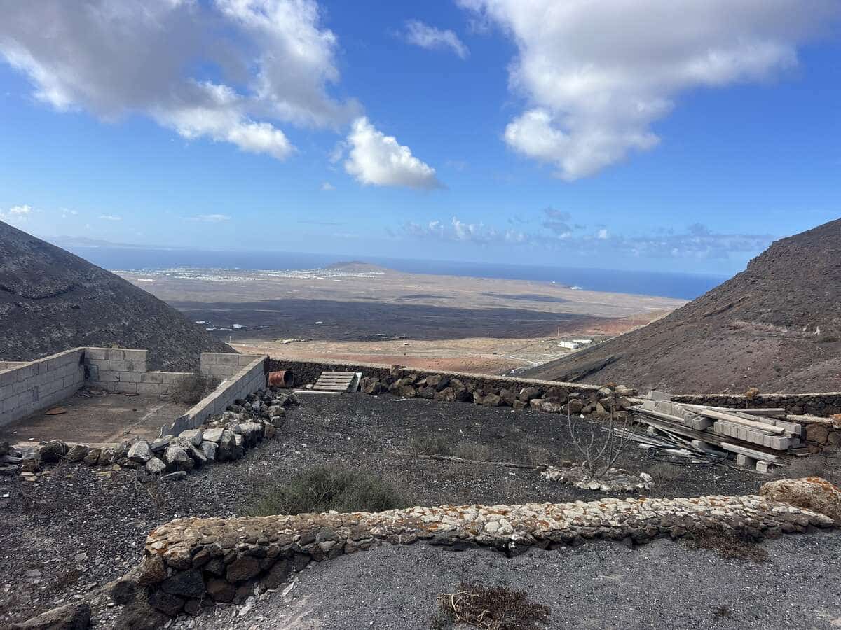 Villa for sale in Femes - € 158,500 (Ref: 9798531)