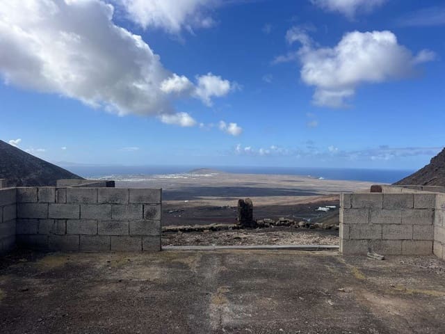 Villa til salgs i Femes, Yaiza - € 158 500 (Ref: 9798531)