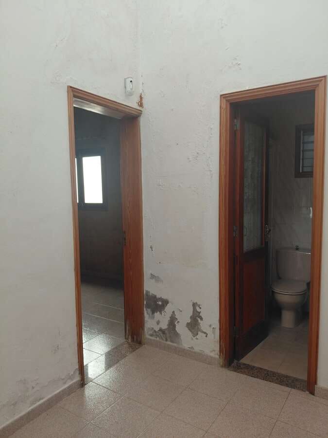 4 slaapkamer Finca/Landhuis te koop in Arrecife met garage - € 300.000 (Ref: 9798532)