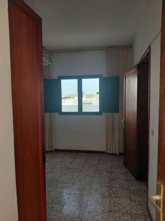 4 slaapkamer Finca/Landhuis te koop in Arrecife met garage - € 300.000 (Ref: 9798532)