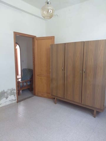 4 slaapkamer Finca/Landhuis te koop in Arrecife met garage - € 300.000 (Ref: 9798532)
