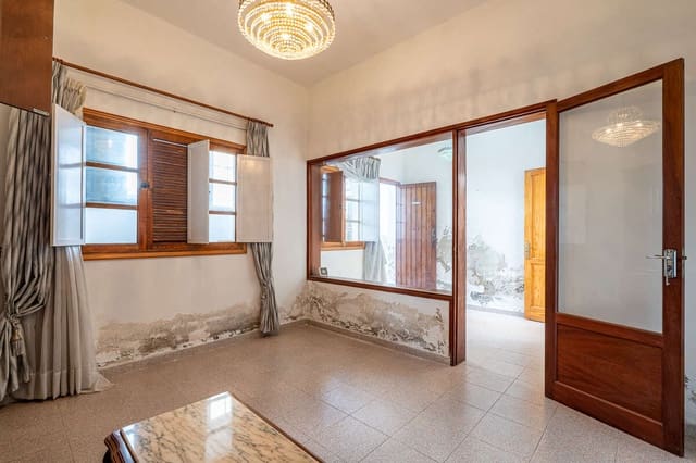 4 slaapkamer Finca/Landhuis te koop in Arrecife met garage - € 300.000 (Ref: 9798532)