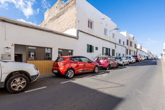 4 chambre Finca/Maison de Campagne à vendre à Arrecife avec garage - 300 000 € (Ref: 9798532)