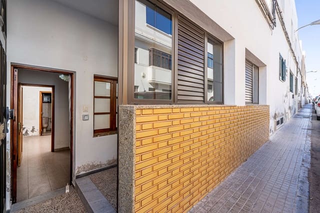 4 chambre Finca/Maison de Campagne à vendre à Arrecife avec garage - 300 000 € (Ref: 9798532)