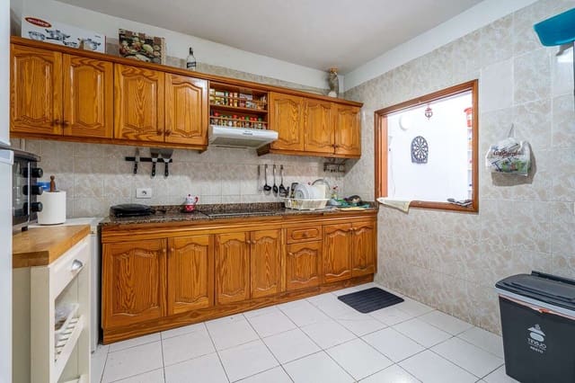 3 sypialnia Finka/Dom wiejski na sprzedaż w La Santa, Tinajo z garażem - 320 000 € (Ref: 9798533)
